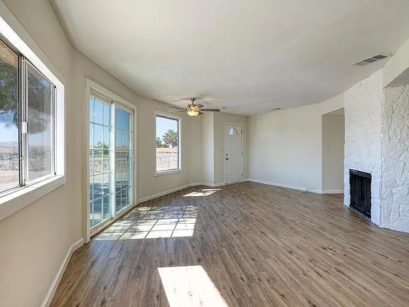 Building Photo - Available Now for Rent in the prestigious community of Silver Lakes! Please act fast as this beau...