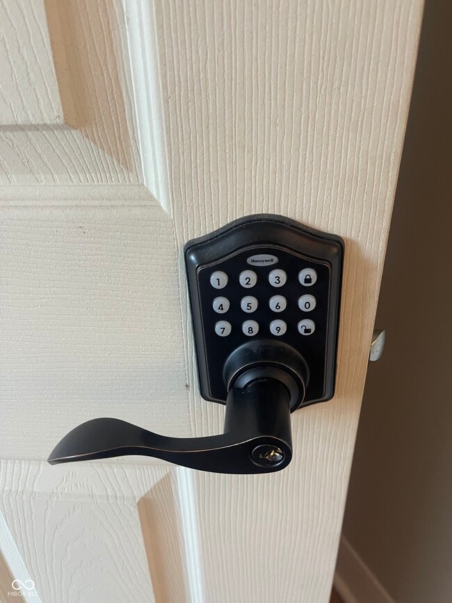 Building Photo - 115 E 36th St