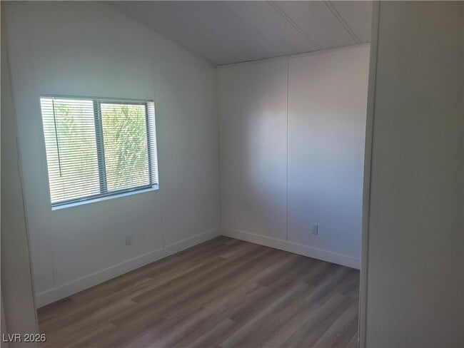 Building Photo - 1060 S Bunch St