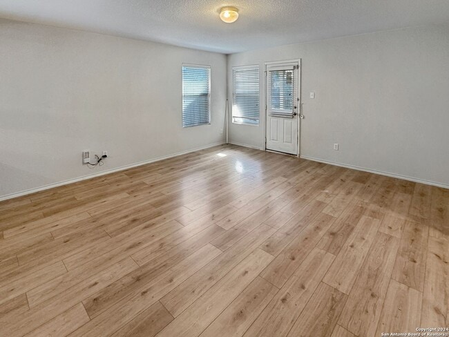 Building Photo - 1 STORY 3 BEDROOM WITH AN OFFICE AND 2 BAT...