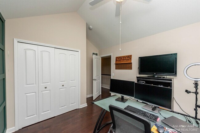 Building Photo - 51152 E Bourne Terrace