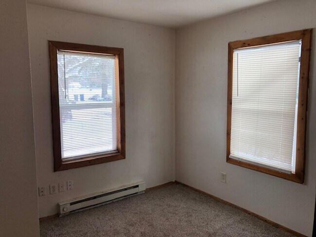 Building Photo - 18114 E Cowley Ave