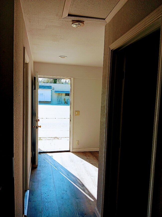 Building Photo - 3935 Lime Ave