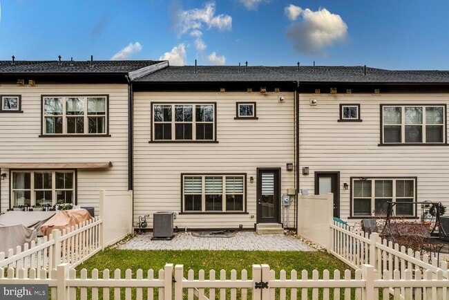 Building Photo - 7770 Belvale Dr