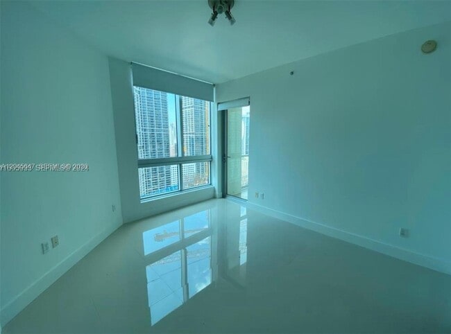 Building Photo - 300 S Biscayne Blvd