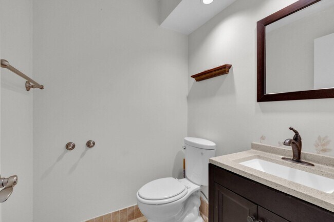 Building Photo - 392 Monaco Ct
