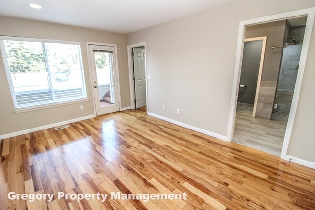 Building Photo - 11342 NE 67th St