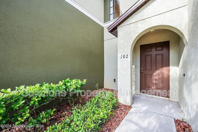 Building Photo - 1375 Lara Cir