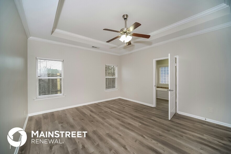 Building Photo - 5263 Promenade Dr
