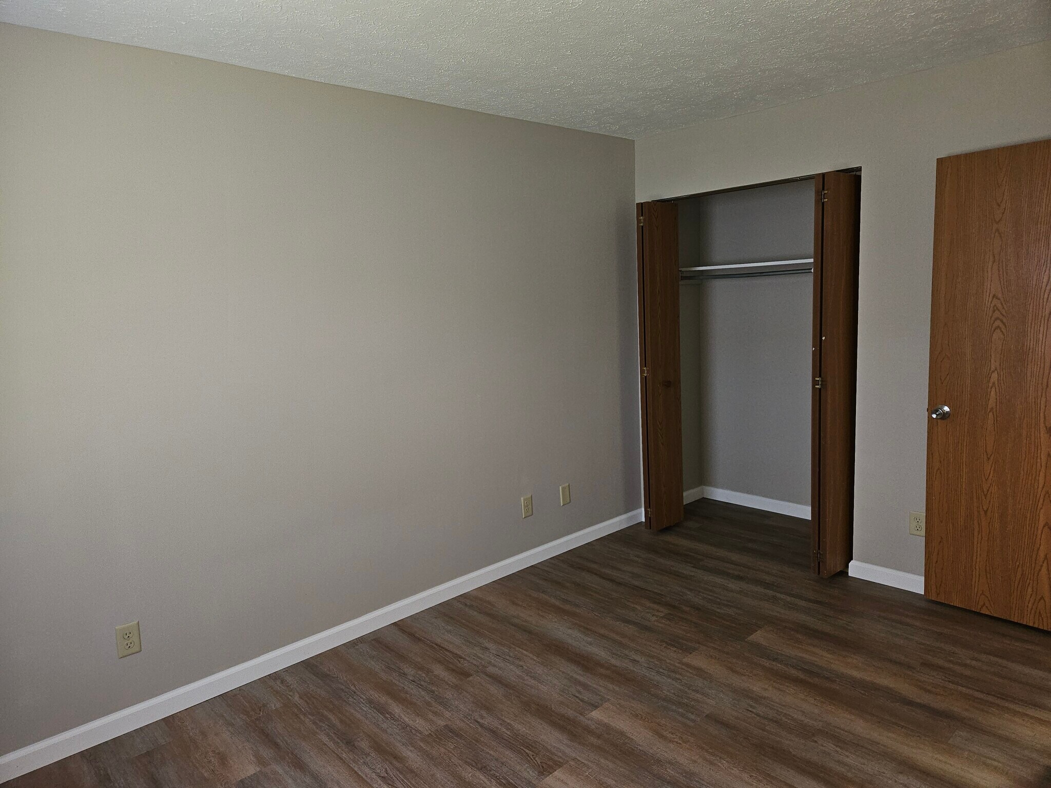 Building Photo - 612 N Wagner Ave