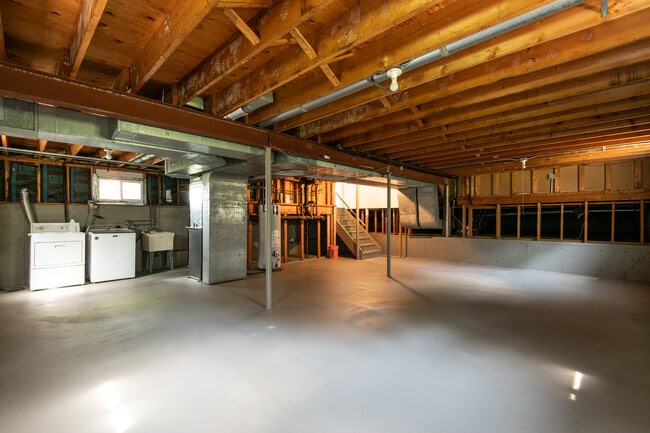 Building Photo - 13040 W Tanglewood Cir