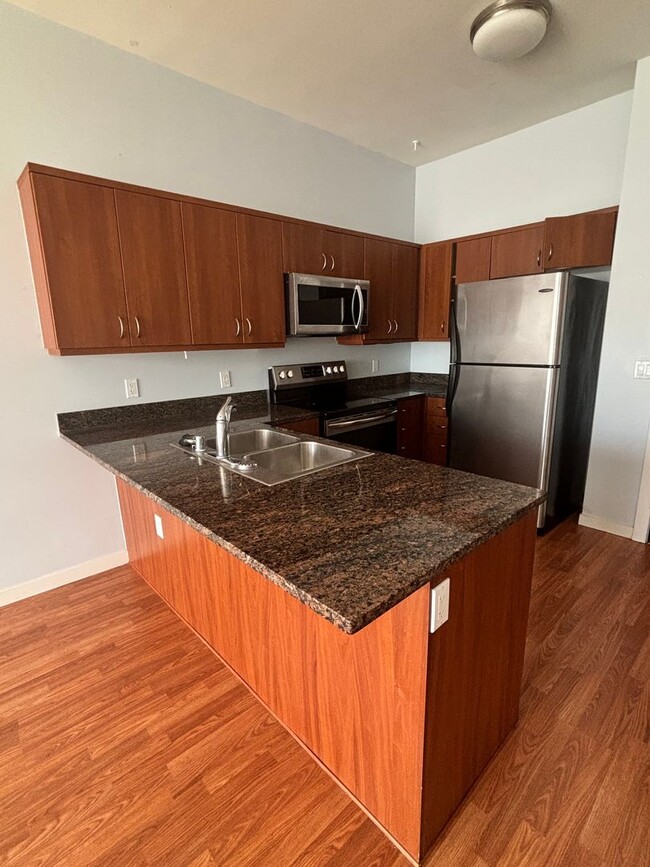 Building Photo - 1 Bedroom 1 Bathroom condo in the Downtown...