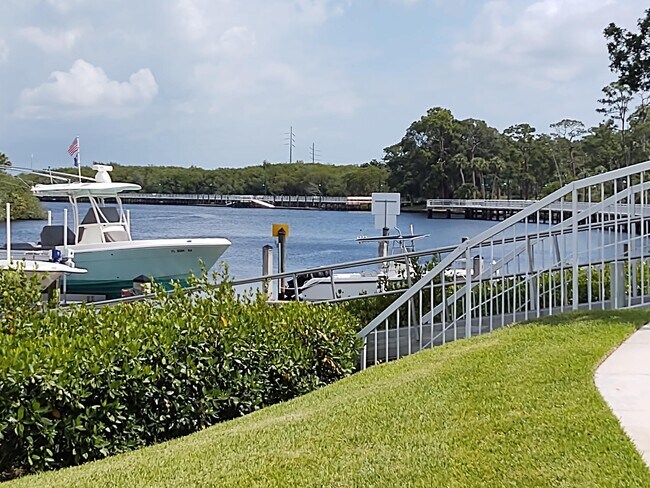 Building Photo - 2516 SE Anchorage Cove