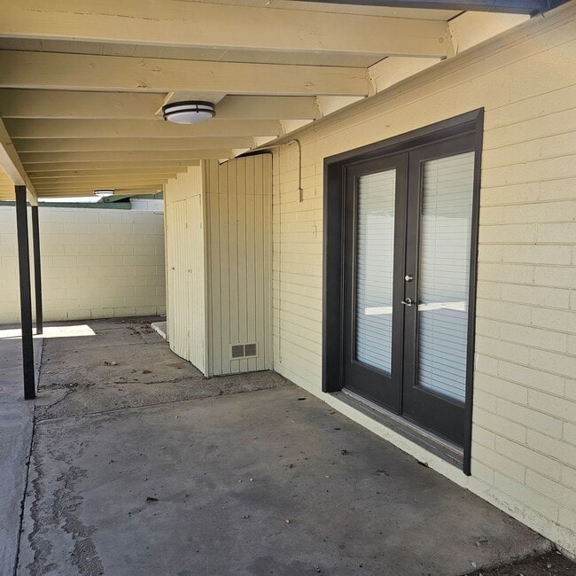 Building Photo - Remodeled home for Rent