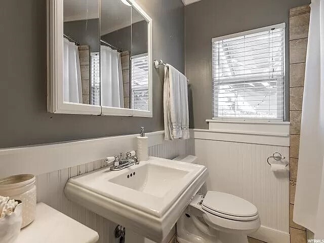 Building Photo - 1600 1600 E