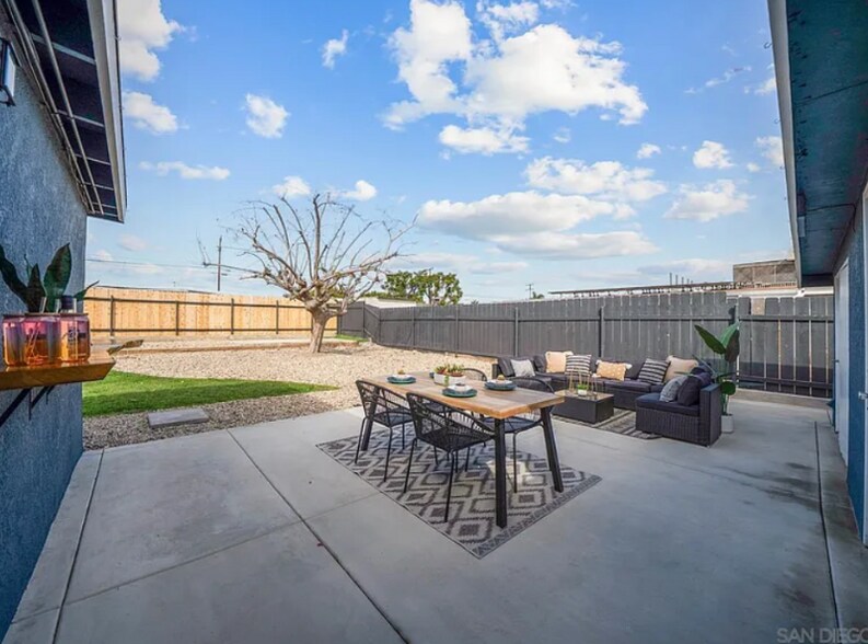 Building Photo - 744 Oneonta Ave