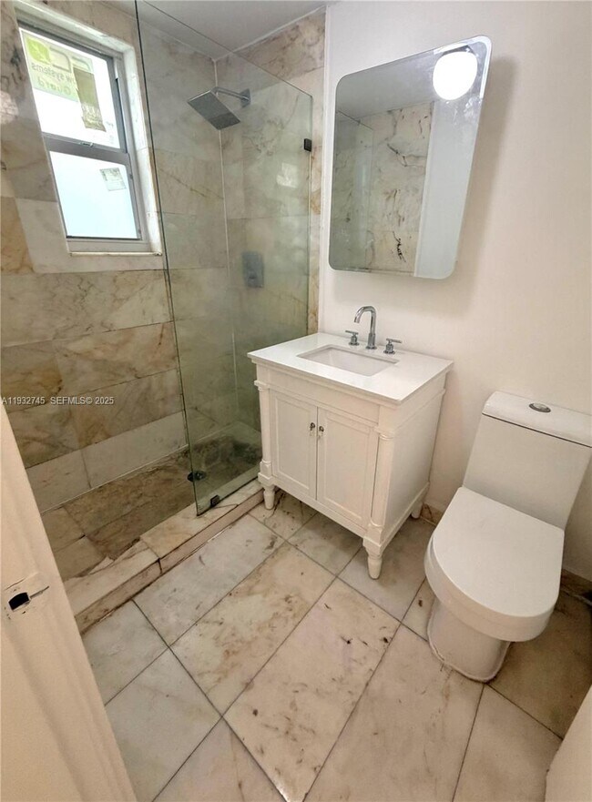 Building Photo - 801 8th St