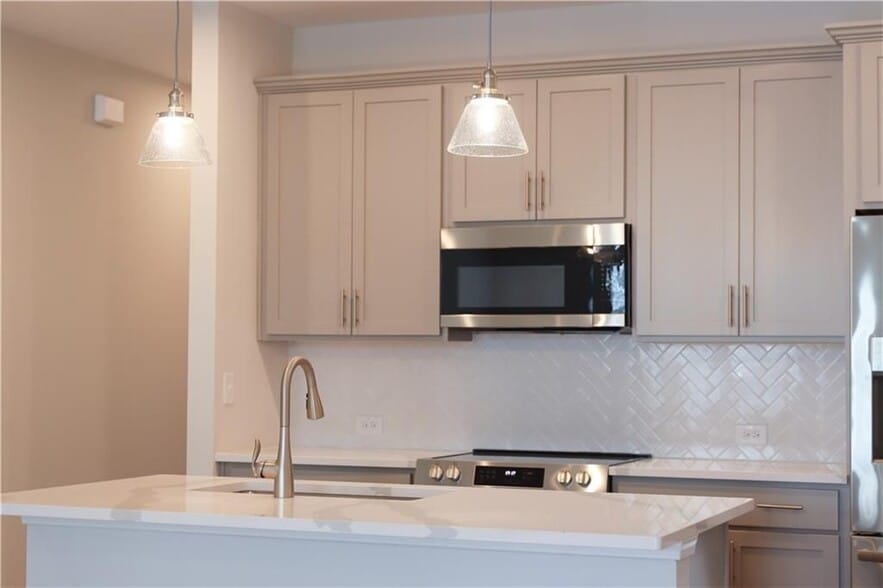 Building Photo - 481 Crown Dr