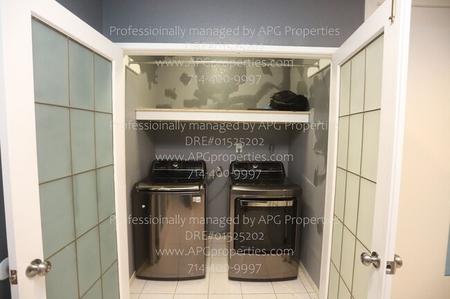 Building Photo - 9321 Chapman Ave