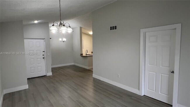 Building Photo - 2810 N Oakland Forest Dr