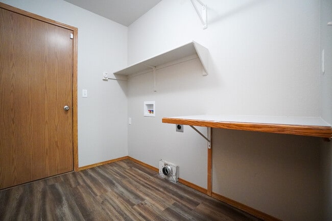 Building Photo - 79 E 2nd St N