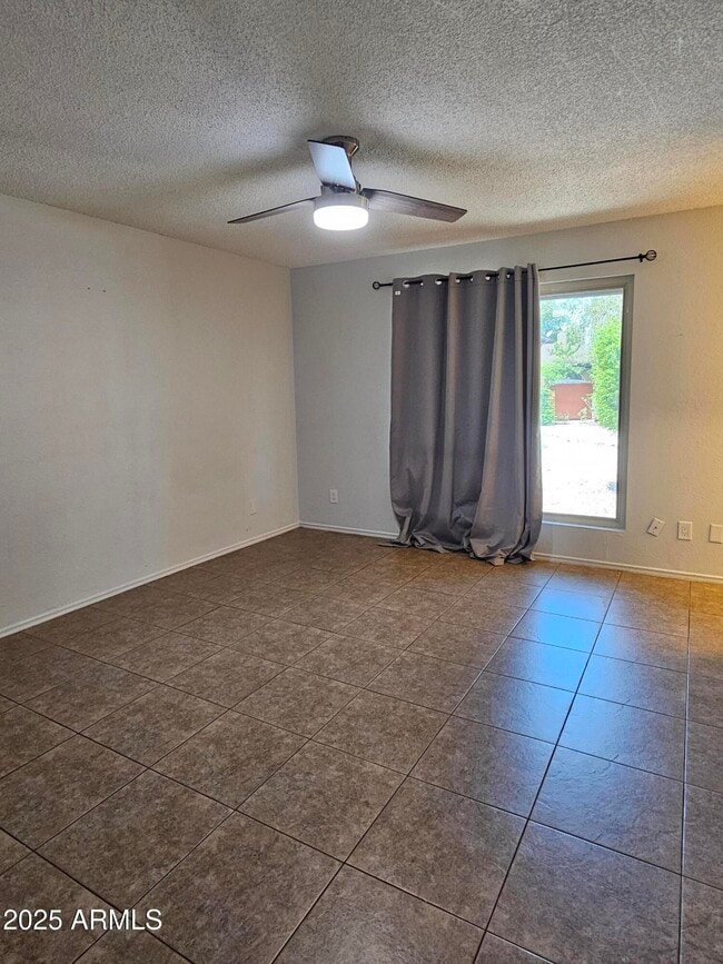 Building Photo - 1622 W Village Way