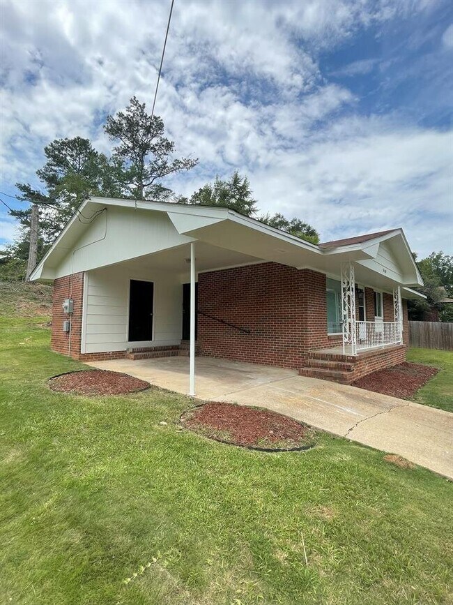 Building Photo - 5360 Spencer Ln