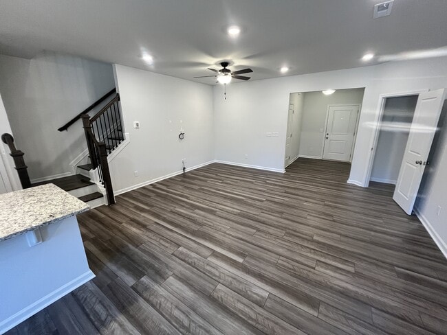 Building Photo - 922 Lampton Ct