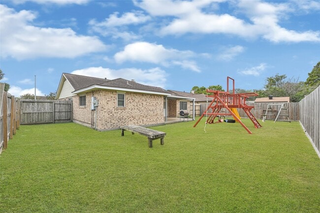 Building Photo - 501 S Travis