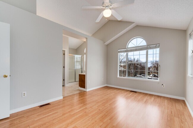 Building Photo - 1458 Sunnyside St