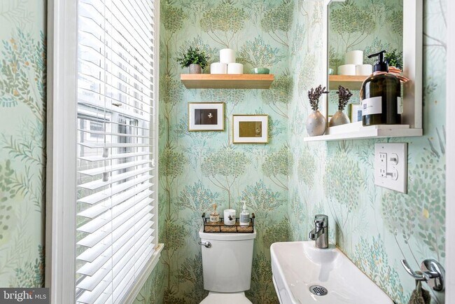 Building Photo - 7717 Flourtown Ave