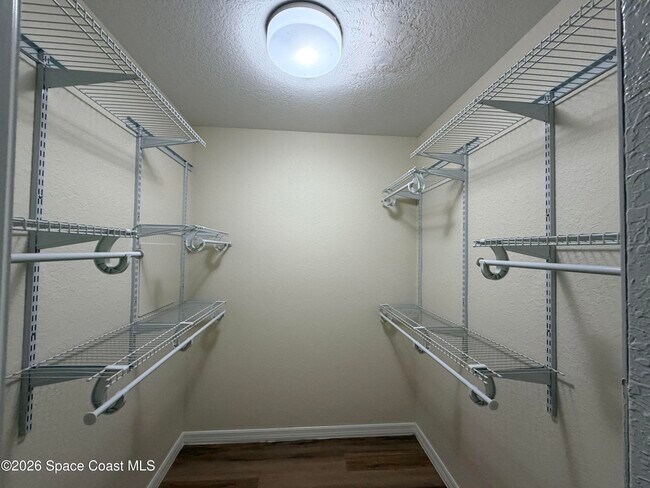 Building Photo - 1464 Guava Ave