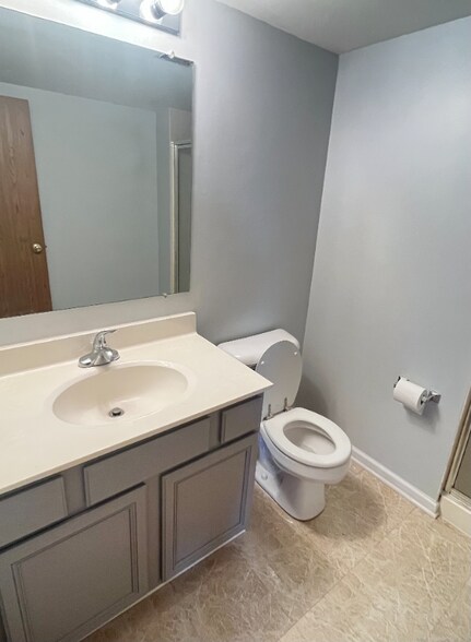 Building Photo - 1689 Apple Valley Rd