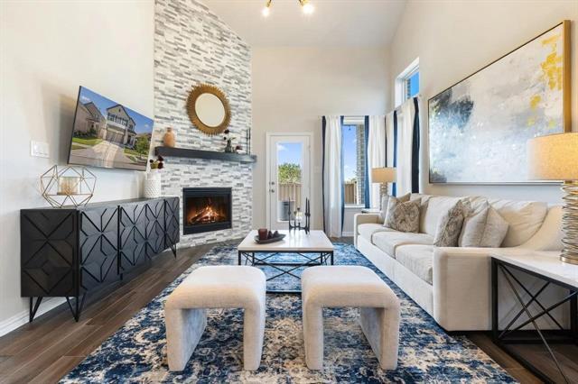 Building Photo - 816 Brenham Ave