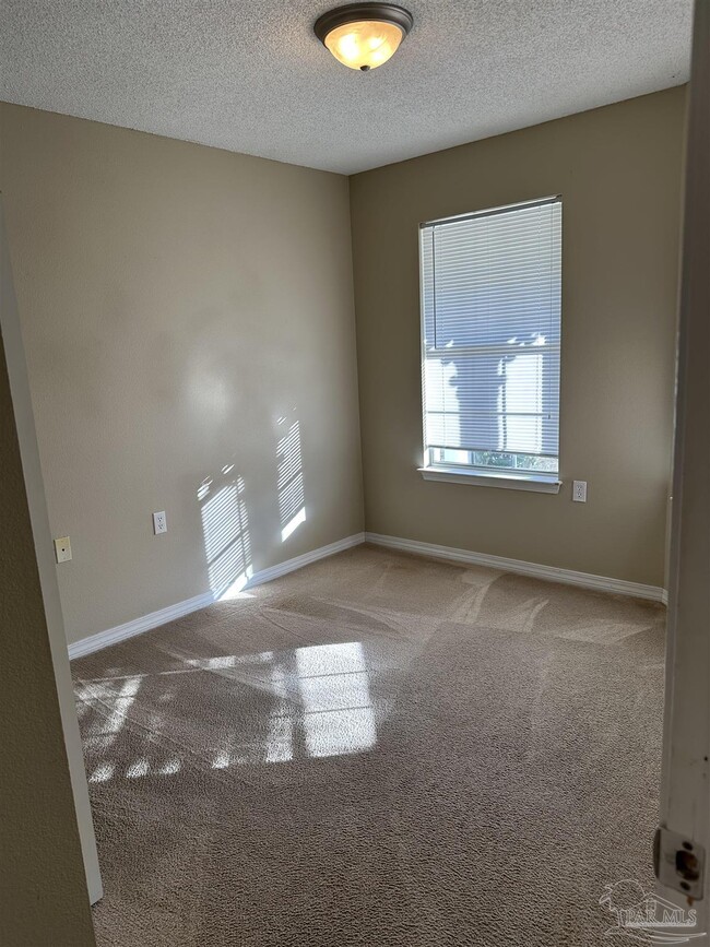 Building Photo - 132 Wildflower Ln