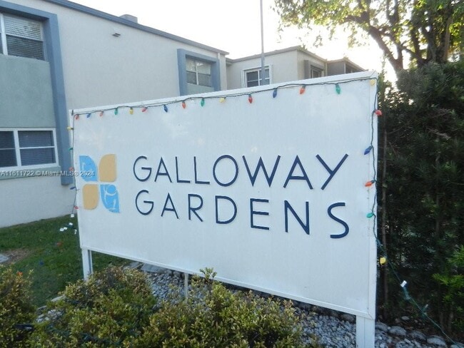 Building Photo - 8782 SW 12th St