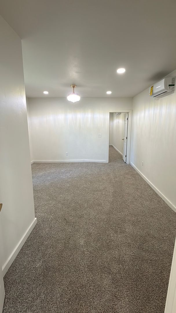 Building Photo - Cute 2 bedroom home in Prague!