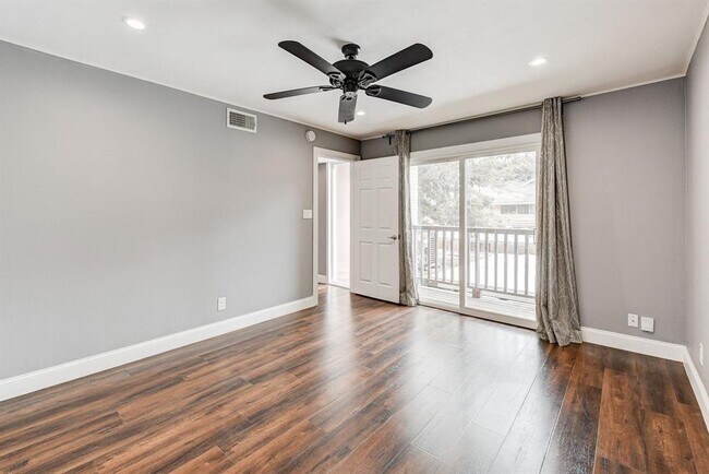 Building Photo - 6306 Riverview Way