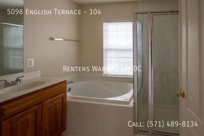 Building Photo - 5098 English Terrace