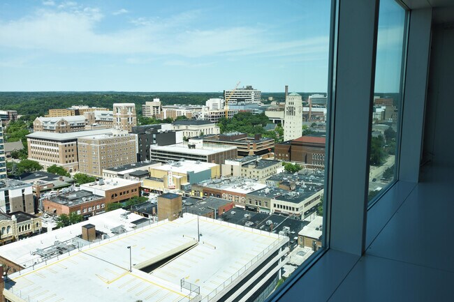 Building Photo - 555 E William St