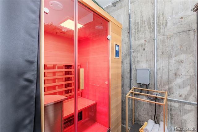 Building Photo - 1400 W Alaska Pl