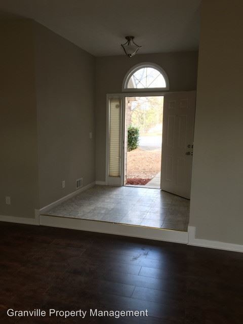Building Photo - 3 br, 2.5 bath House - 616 Lone Oak Court