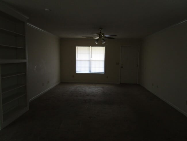 Building Photo - 345 Wildwood Ave