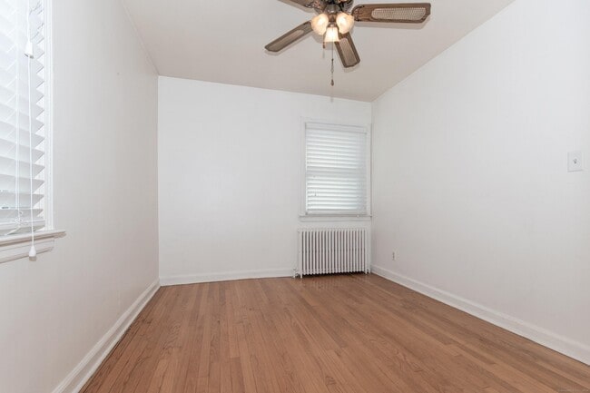Building Photo - 86 Hecker Ave