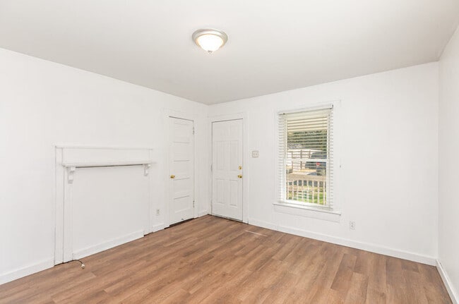 Building Photo - 659 Wilson St