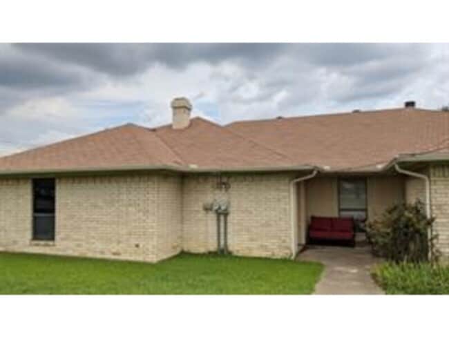 Primary Photo - Nice single story duplex unit in NRH