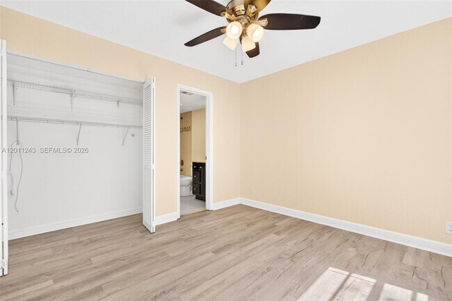 Building Photo - 1028 Twin Lakes Dr