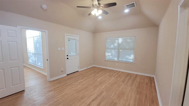 Building Photo - 1248 Lacey Oak Loop
