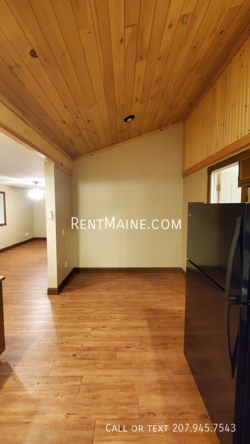 Building Photo - 60 S Factory St