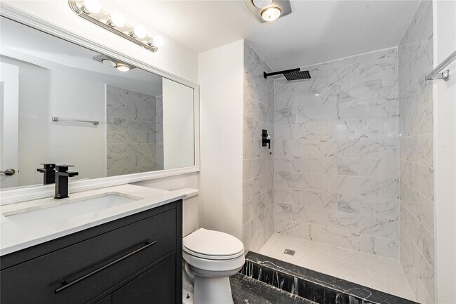 Building Photo - 8940 S Hollybrook Blvd